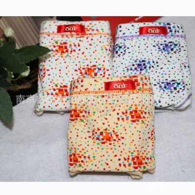 安妮芳女士弹力棉内裤 彩色不规则格子透气短裤的全方位解析